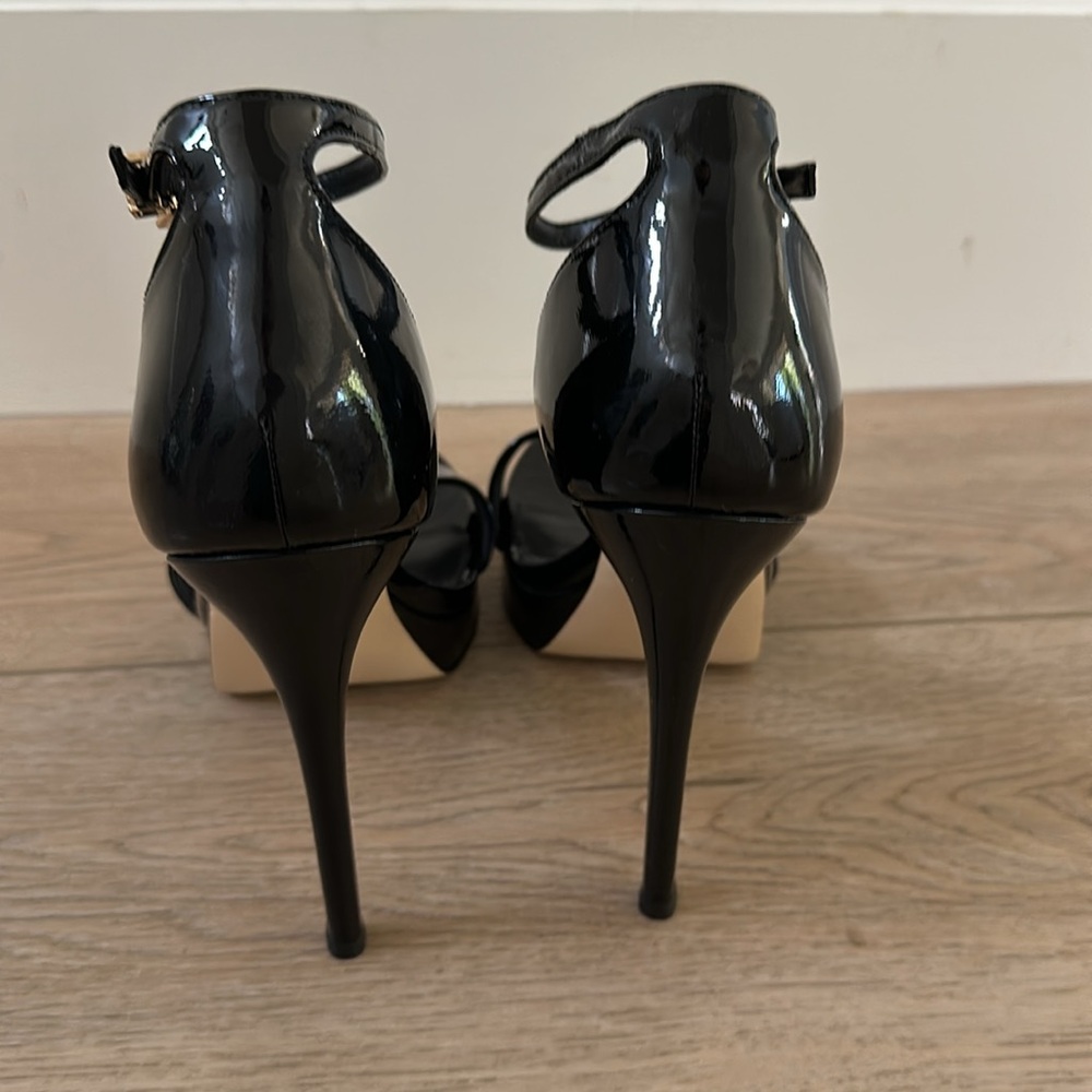 NWT Michael Kors Jordyn Patent Leather Platform Sandal - Picture 3 of 5